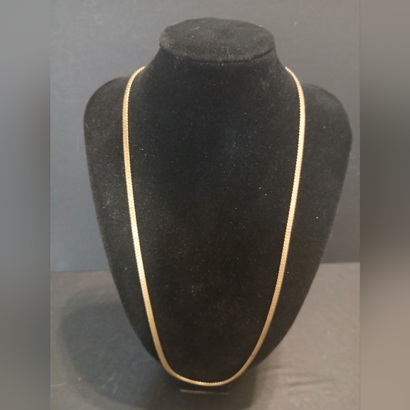 unknown Jewelry - Gold tone snake chain necklace
